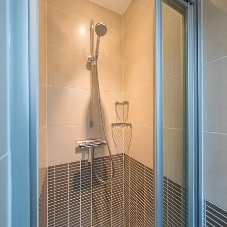 Romantic Getaway With Terrace, Cleaning Included